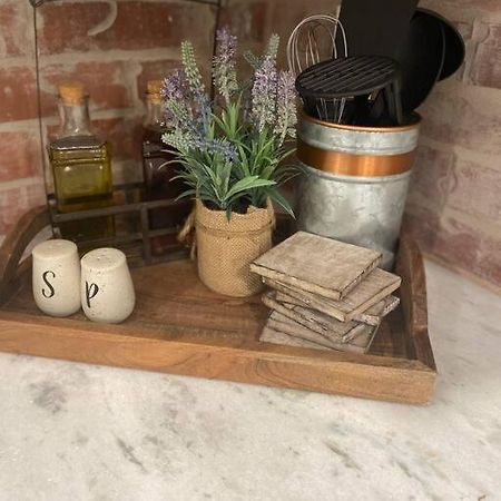 Cozy 2-Bedroom Farmhouse With Parking On Premise Smyrna Buitenkant foto